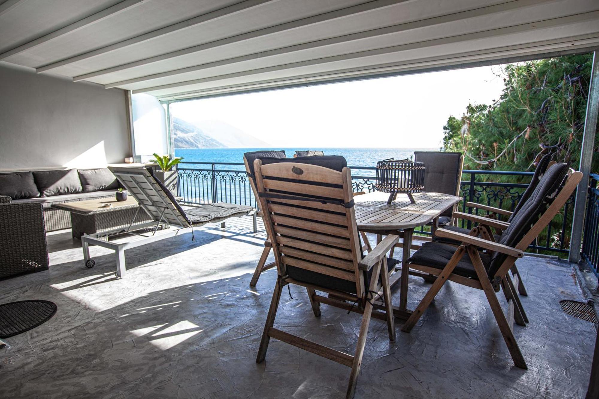 Kalafatis Beach Home Itea Værelse billede